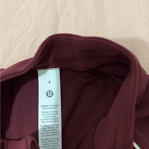 lululemon Long Sleeve crop top new - Picture 6 of 7